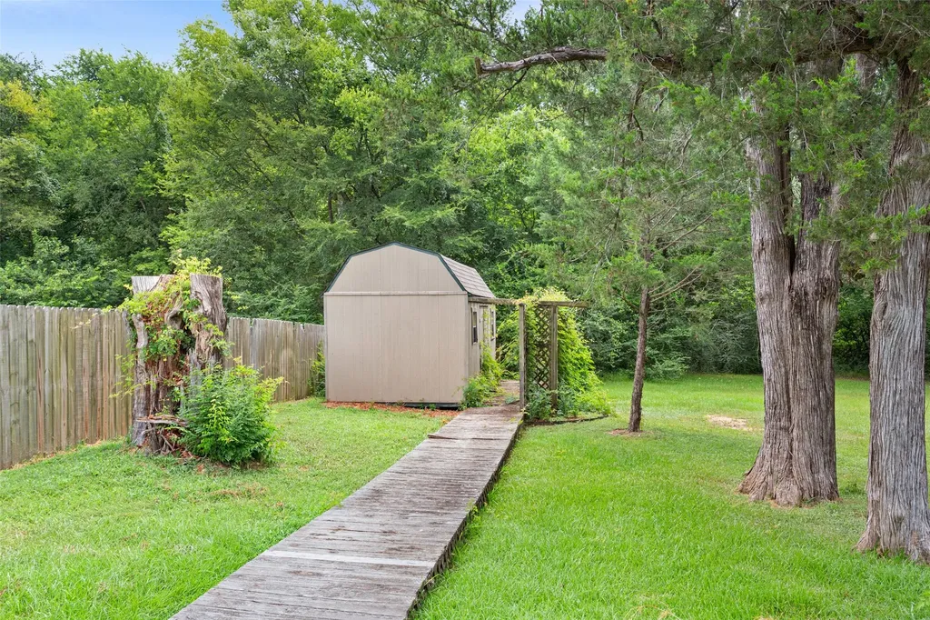 804 Canary Lane Fairfield TX 75840