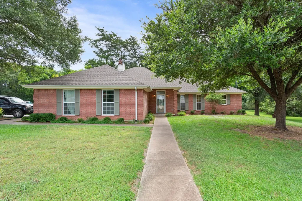 804 Canary Lane Fairfield TX 75840