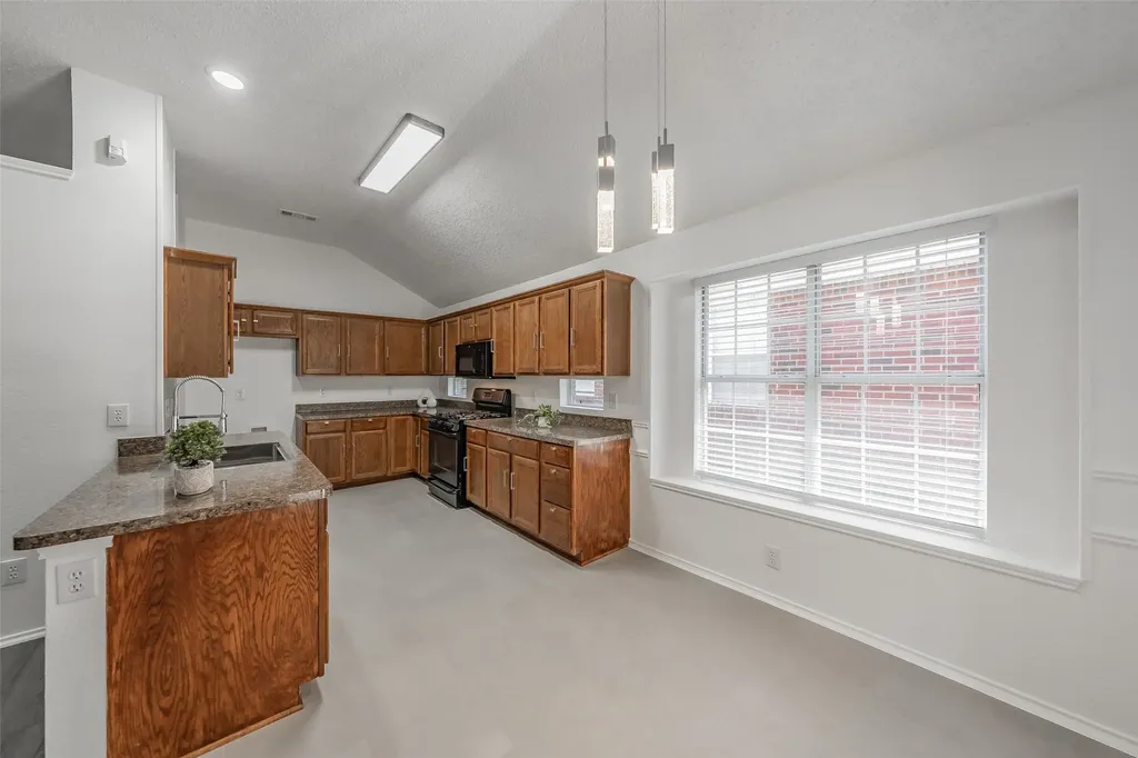 913 Mill Spring Drive Garland TX 75040