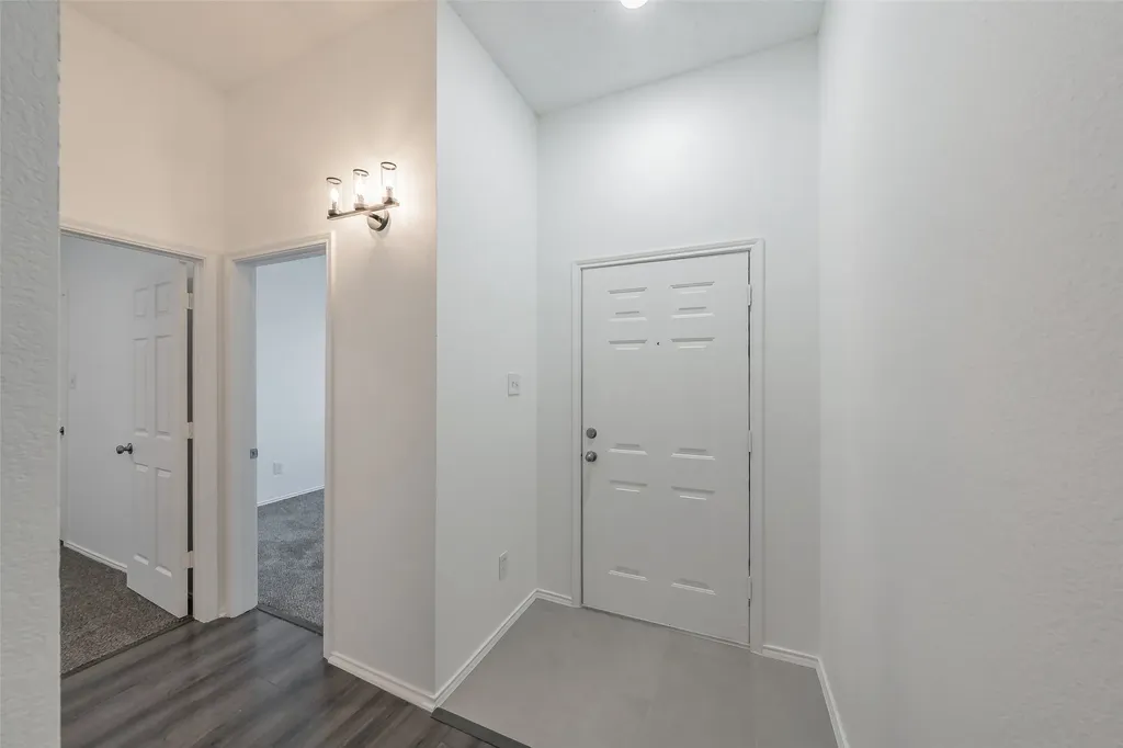 913 Mill Spring Drive Garland TX 75040