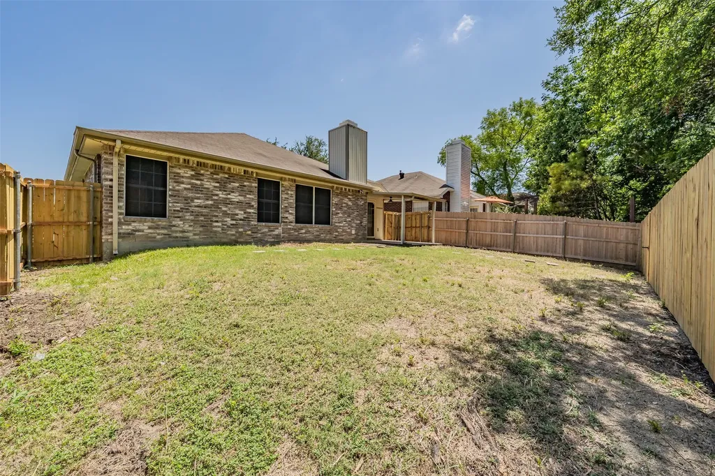 913 Mill Spring Drive Garland TX 75040
