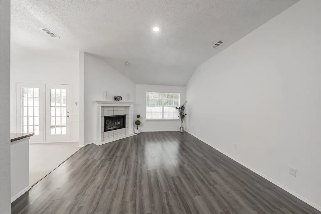 913 Mill Spring Drive Garland TX 75040