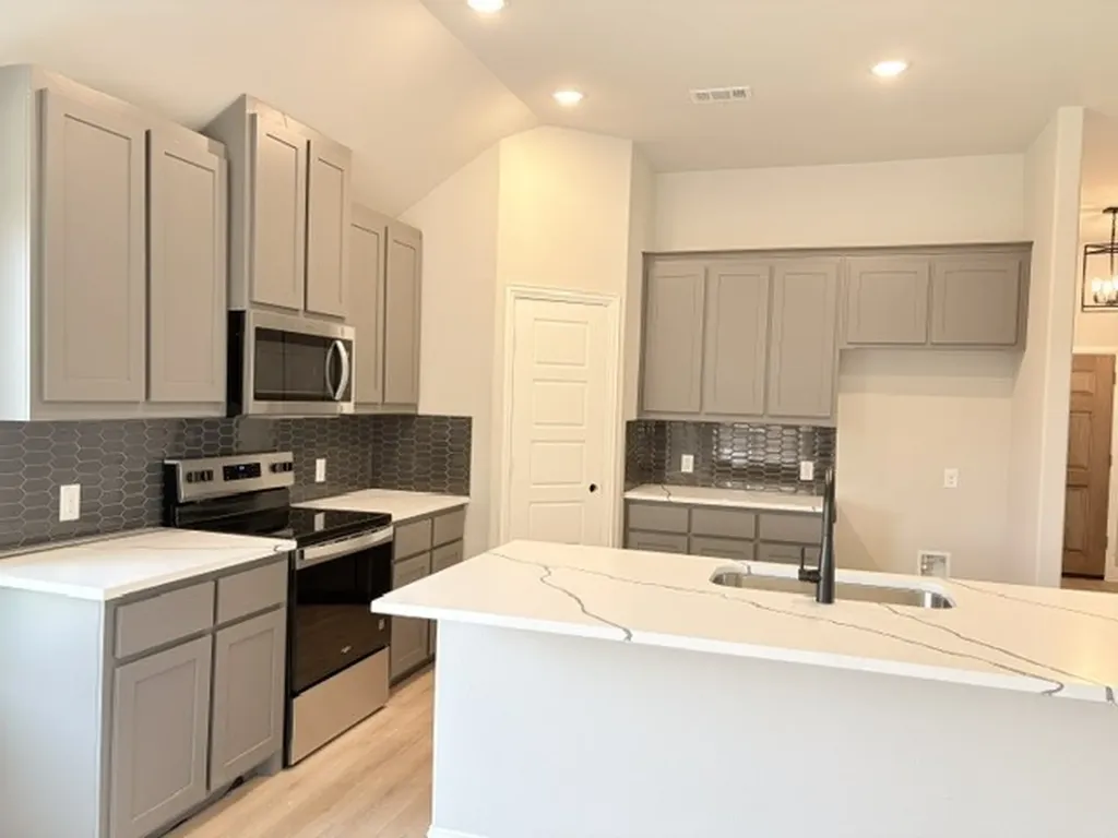 1961 Daybreak Drive Venus TX 76009