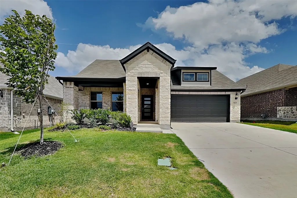 9629 Rattlesnake Trail Fort Worth TX 76036
