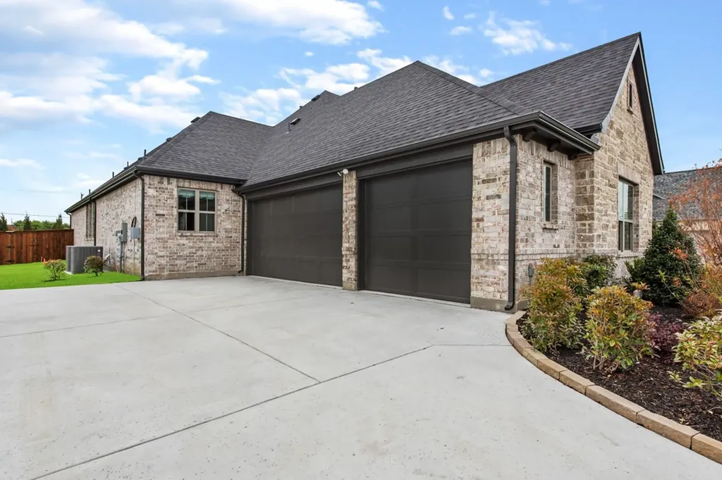 2141 Glenbrook Street Haslet TX 76052