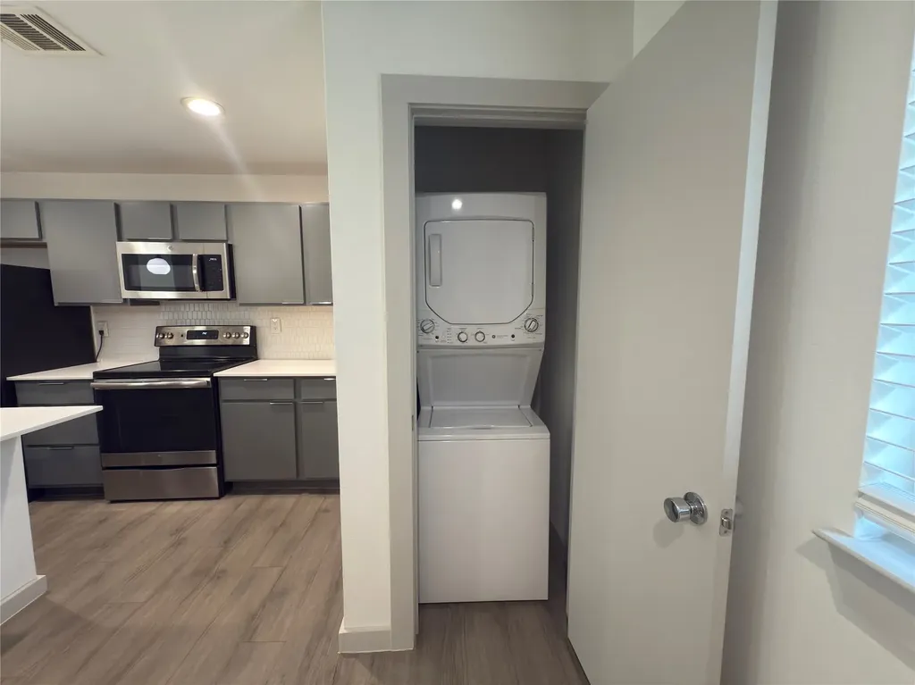 4526 Munger Avenue Dallas TX 75204