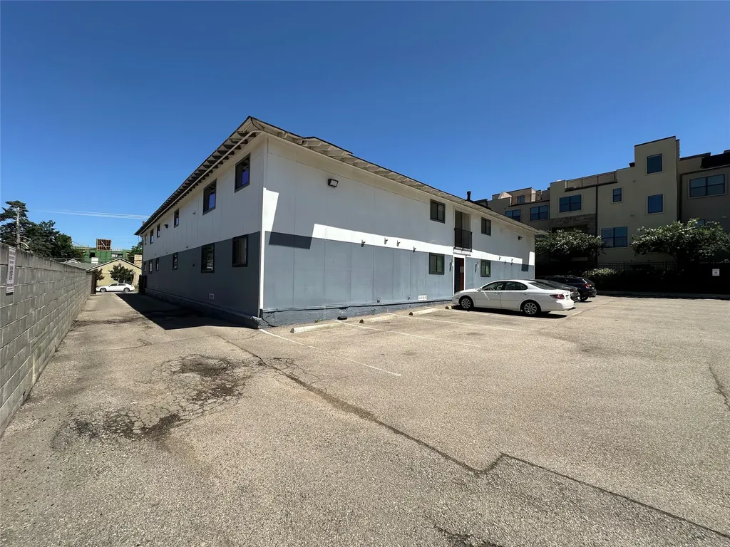 4526 Munger Avenue Dallas TX 75204