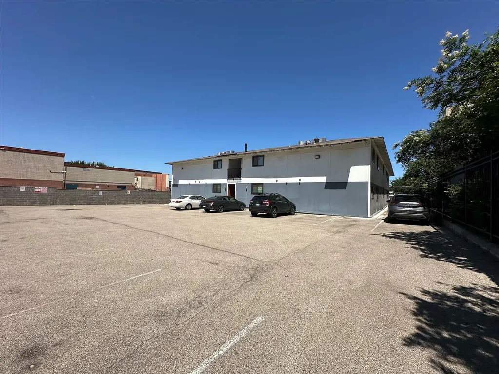 4526 Munger Avenue Dallas TX 75204