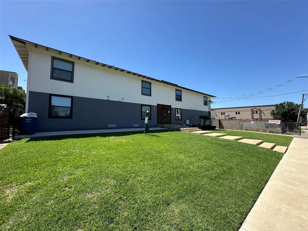 4526 Munger Avenue Dallas TX 75204