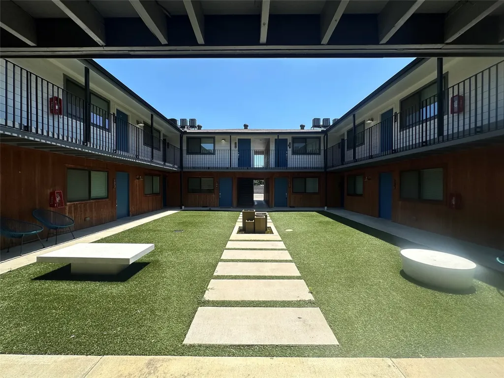 4526 Munger Avenue Dallas TX 75204