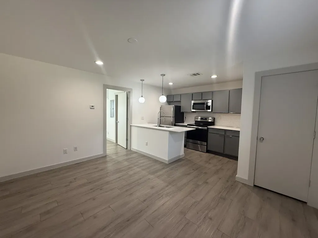 4526 Munger Avenue Dallas TX 75204