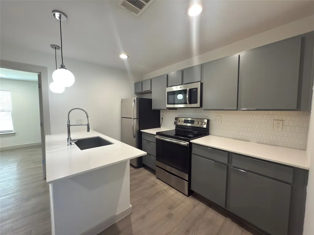 4526 Munger Avenue Dallas TX 75204