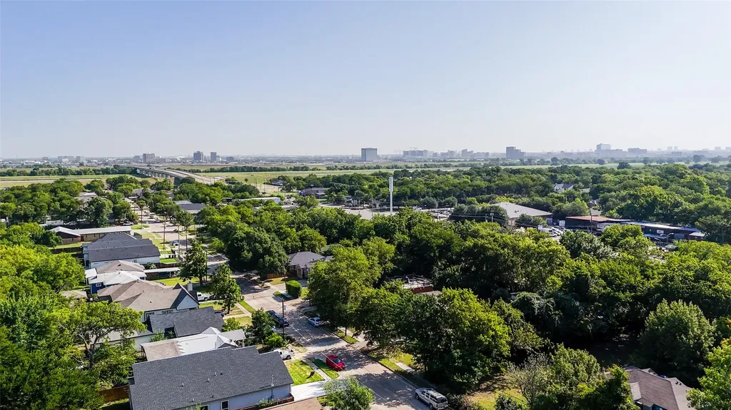 3725 Vineyard Drive Dallas TX 75212