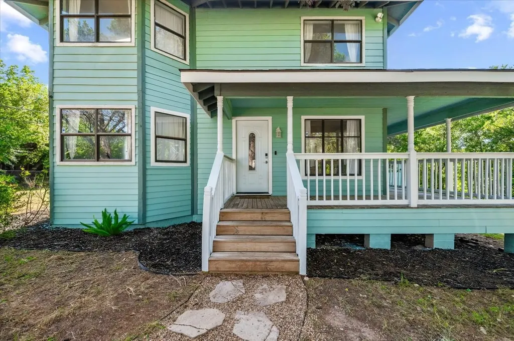 2704 Canyon Trail Granbury TX 76048
