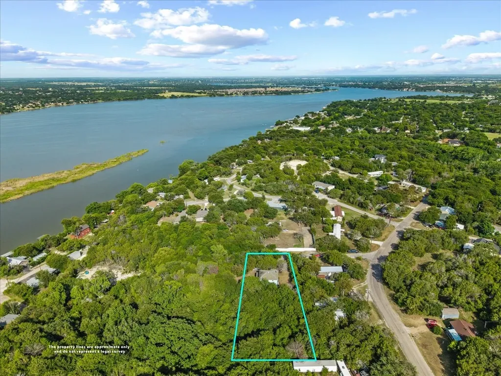 2704 Canyon Trail Granbury TX 76048