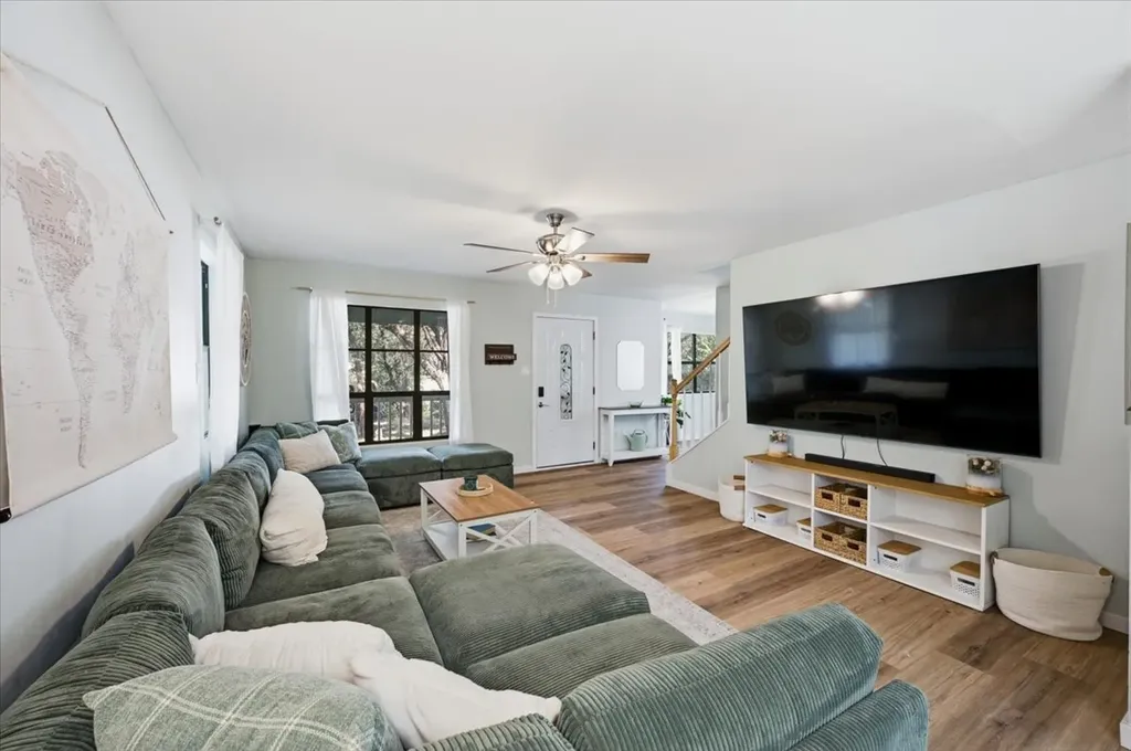 2704 Canyon Trail Granbury TX 76048
