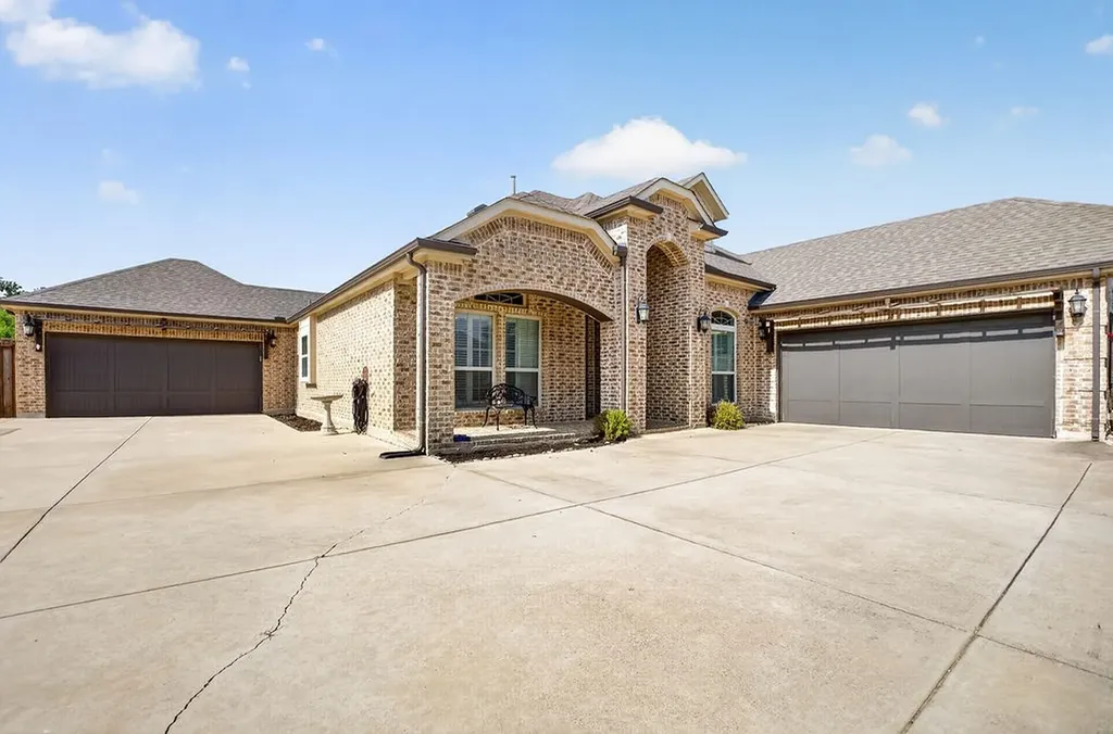 4225 Rustic Timbers Drive Fort Worth TX 76244