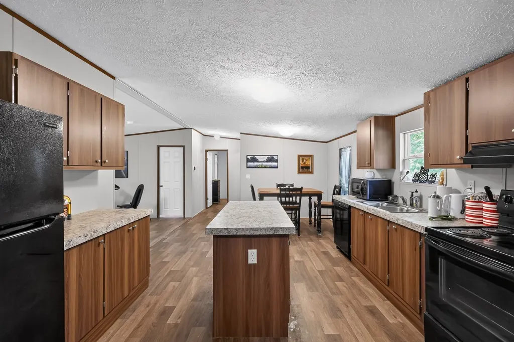 904 Pawnee Trail Granbury TX 76048