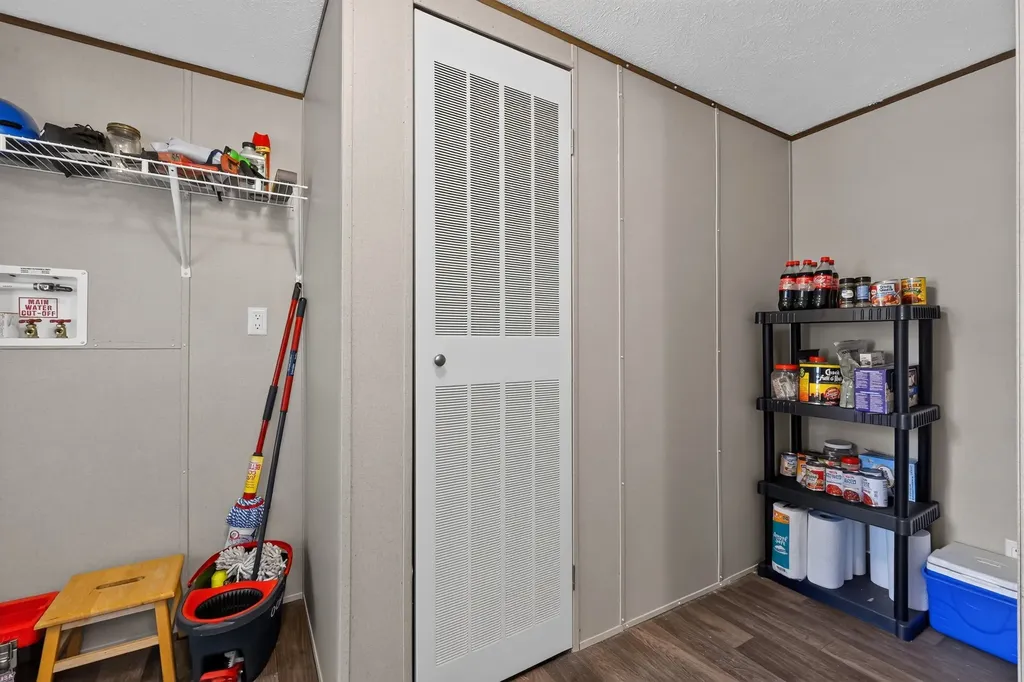 904 Pawnee Trail Granbury TX 76048