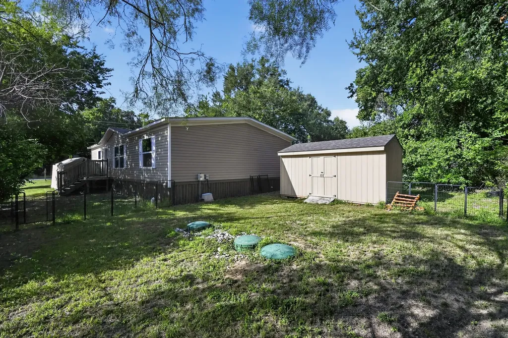 904 Pawnee Trail Granbury TX 76048