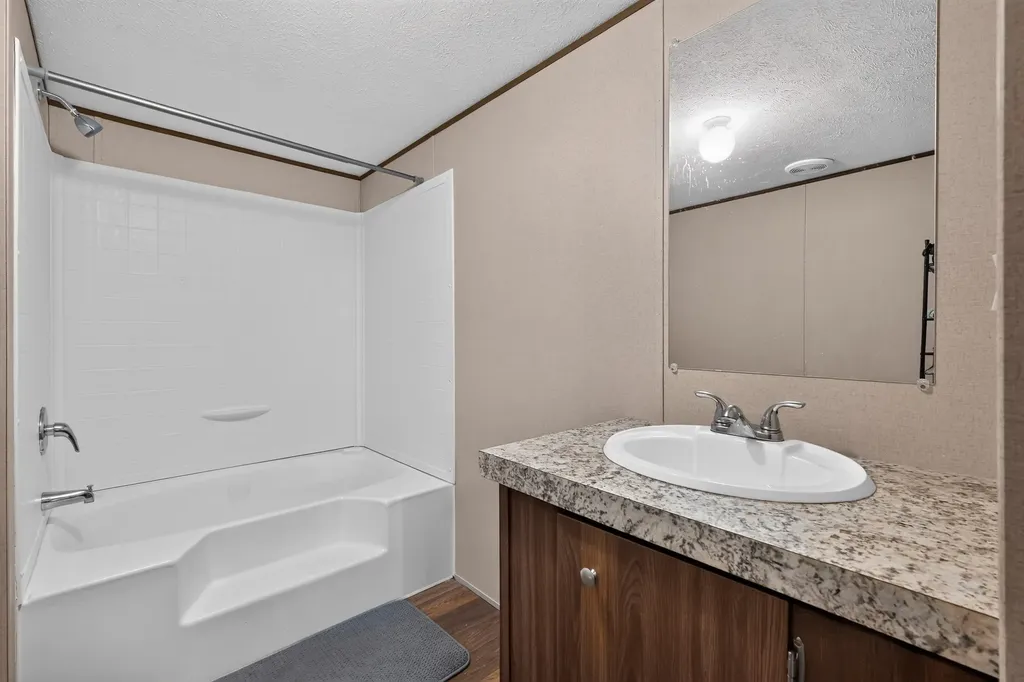 904 Pawnee Trail Granbury TX 76048