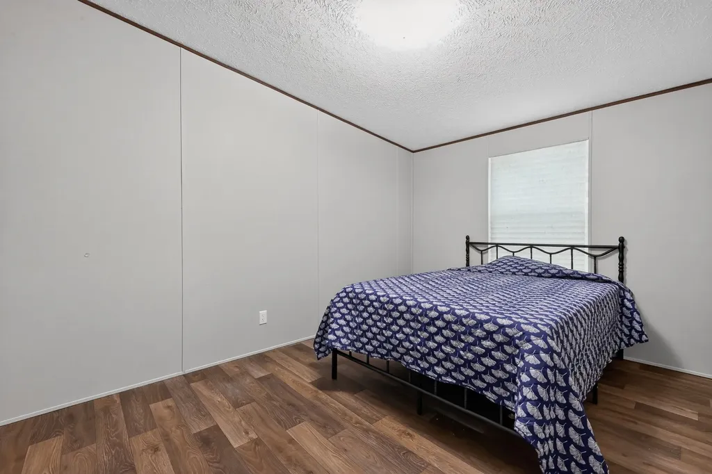 904 Pawnee Trail Granbury TX 76048