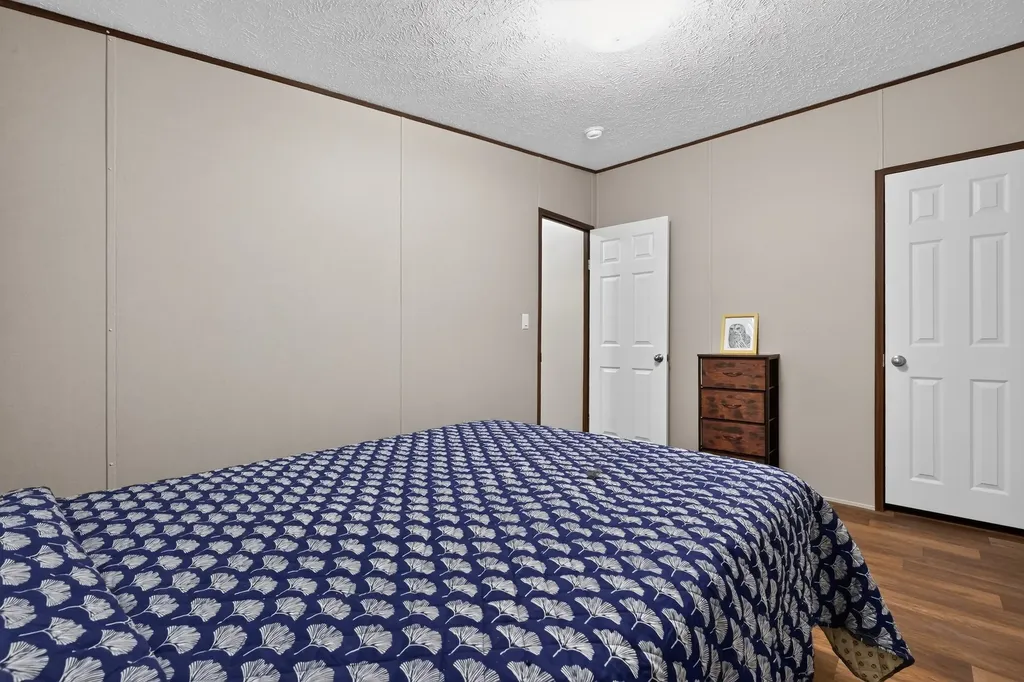 904 Pawnee Trail Granbury TX 76048