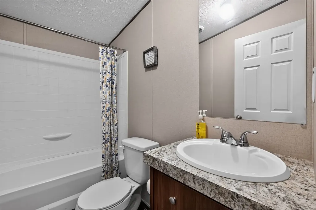 904 Pawnee Trail Granbury TX 76048