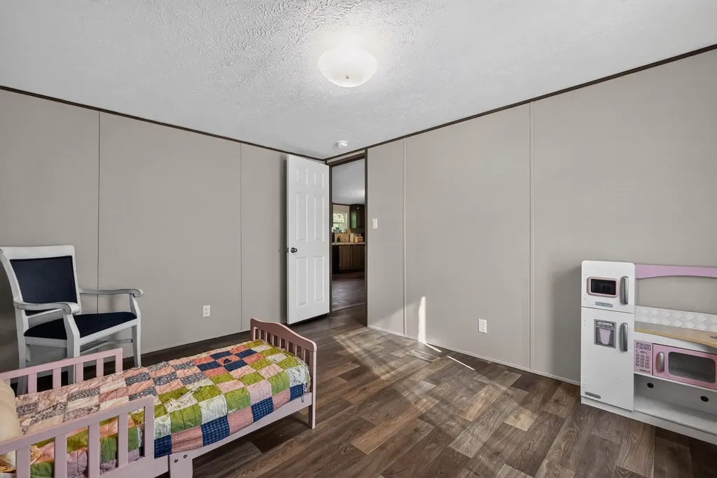 904 Pawnee Trail Granbury TX 76048