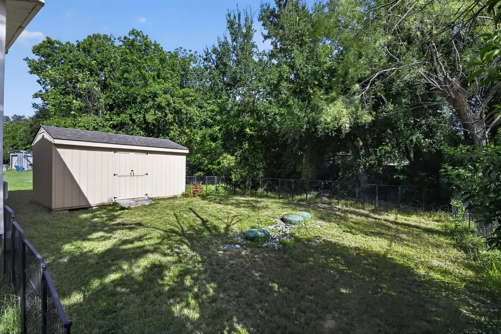 904 Pawnee Trail Granbury TX 76048