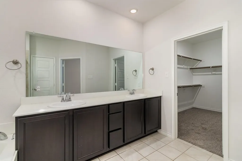 2413 Siskiyou Street Lewisville TX 75056