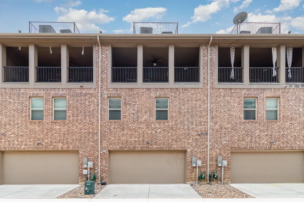 2413 Siskiyou Street Lewisville TX 75056