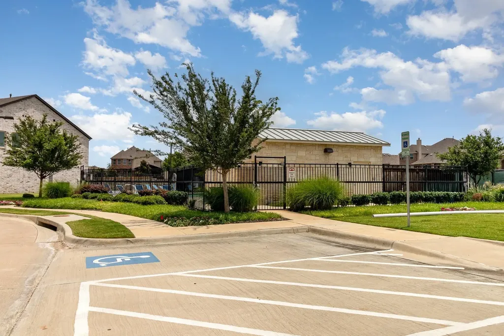 2413 Siskiyou Street Lewisville TX 75056