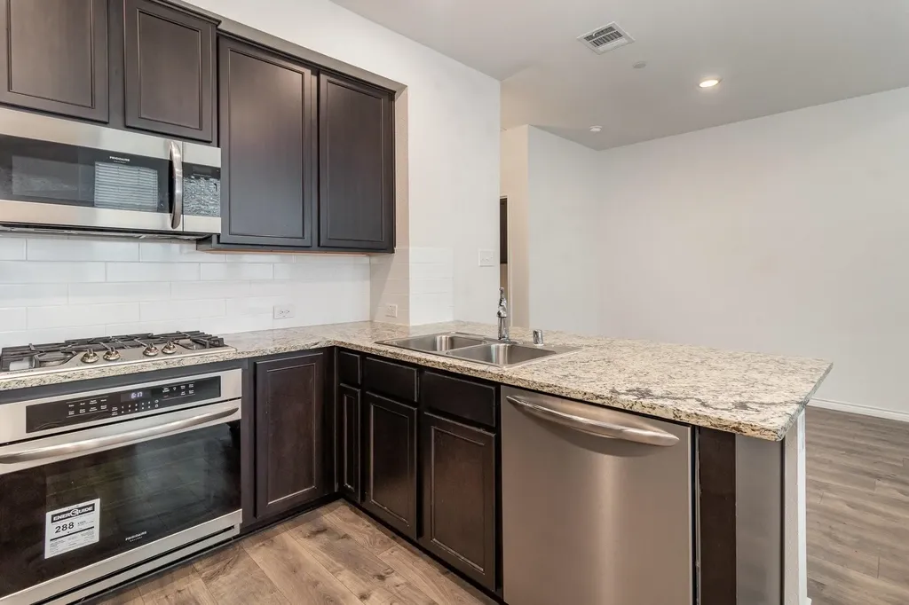 2413 Siskiyou Street Lewisville TX 75056