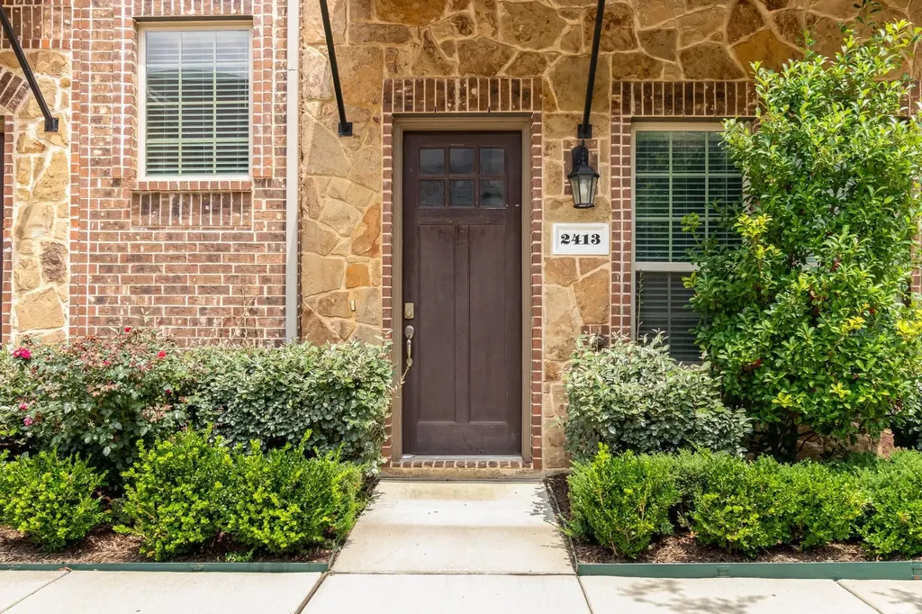 2413 Siskiyou Street Lewisville TX 75056