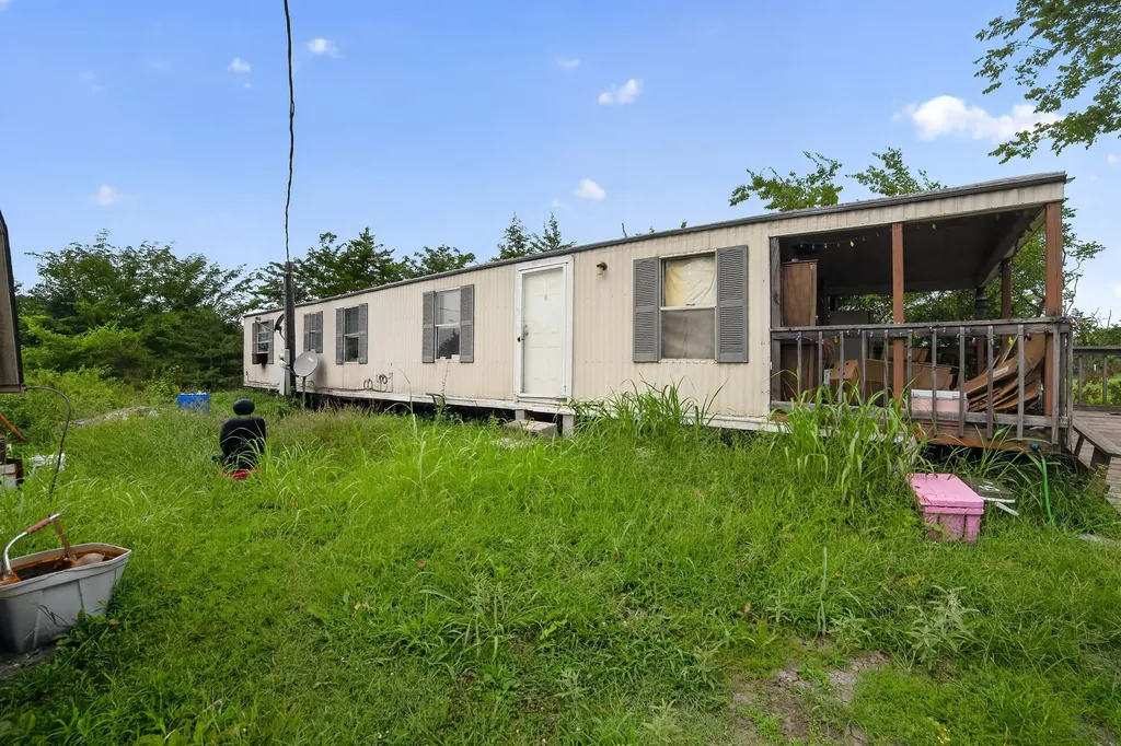188 County Road 14300 Pattonville TX 75468