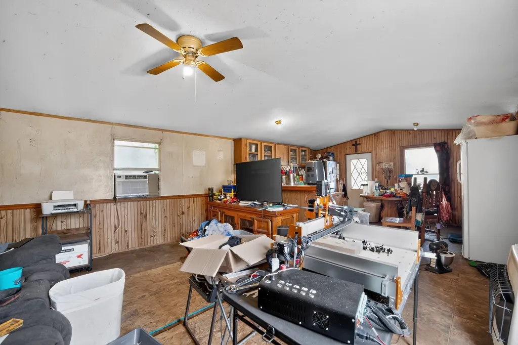 188 County Road 14300 Pattonville TX 75468