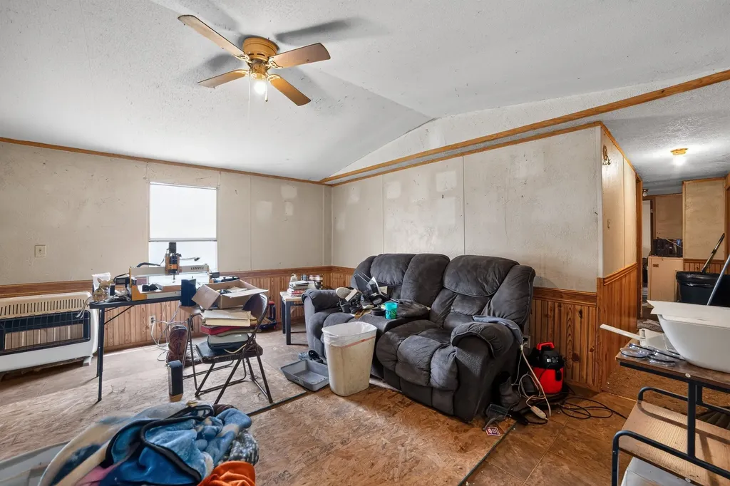188 County Road 14300 Pattonville TX 75468
