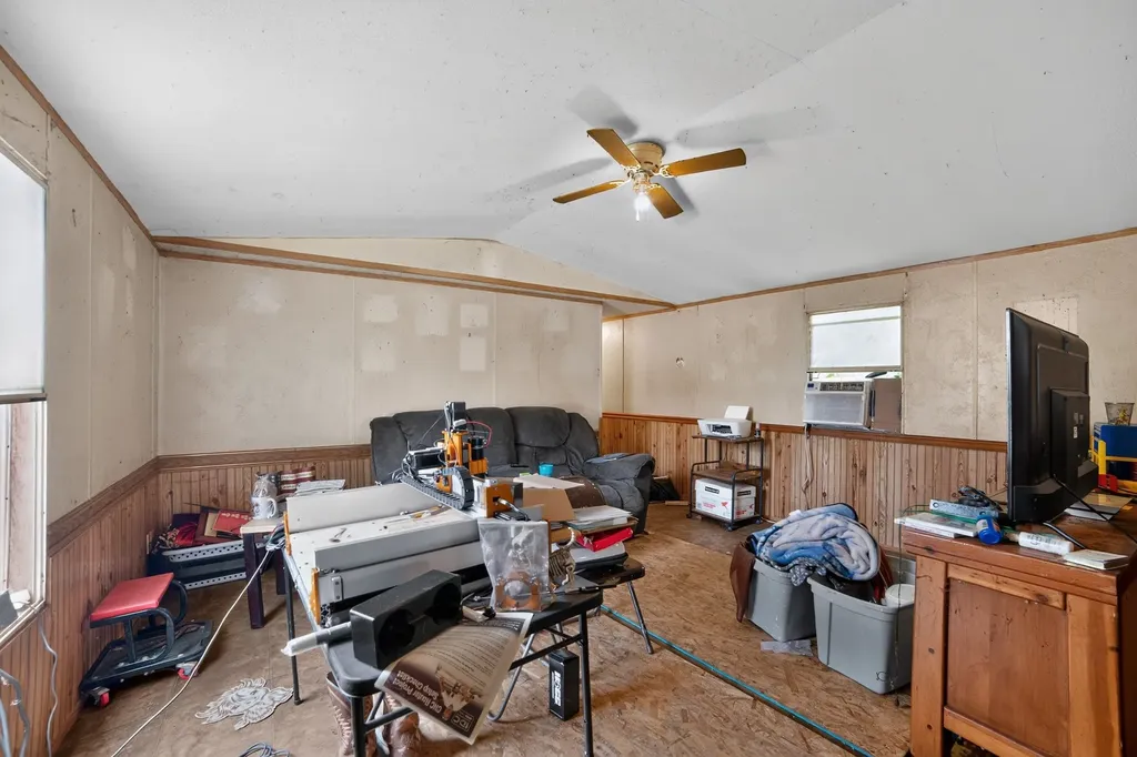 188 County Road 14300 Pattonville TX 75468