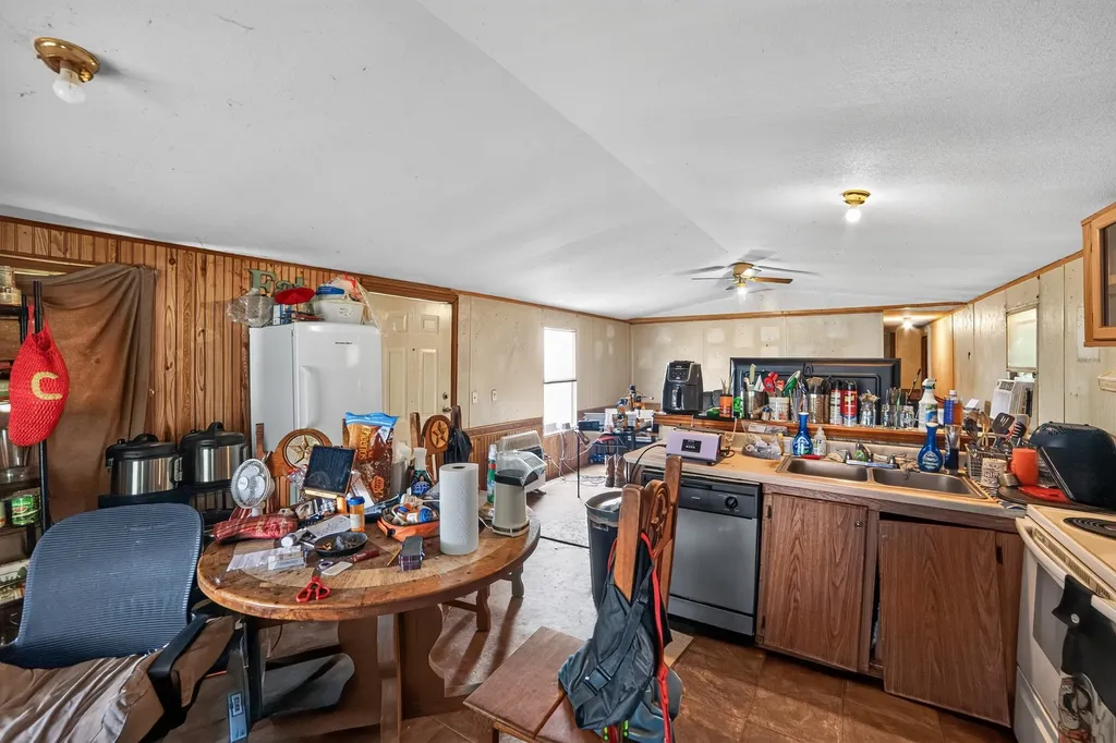 188 County Road 14300 Pattonville TX 75468