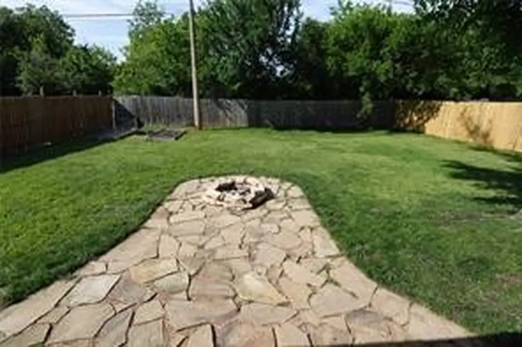 7021 Greenview Circle N Fort Worth TX 76120