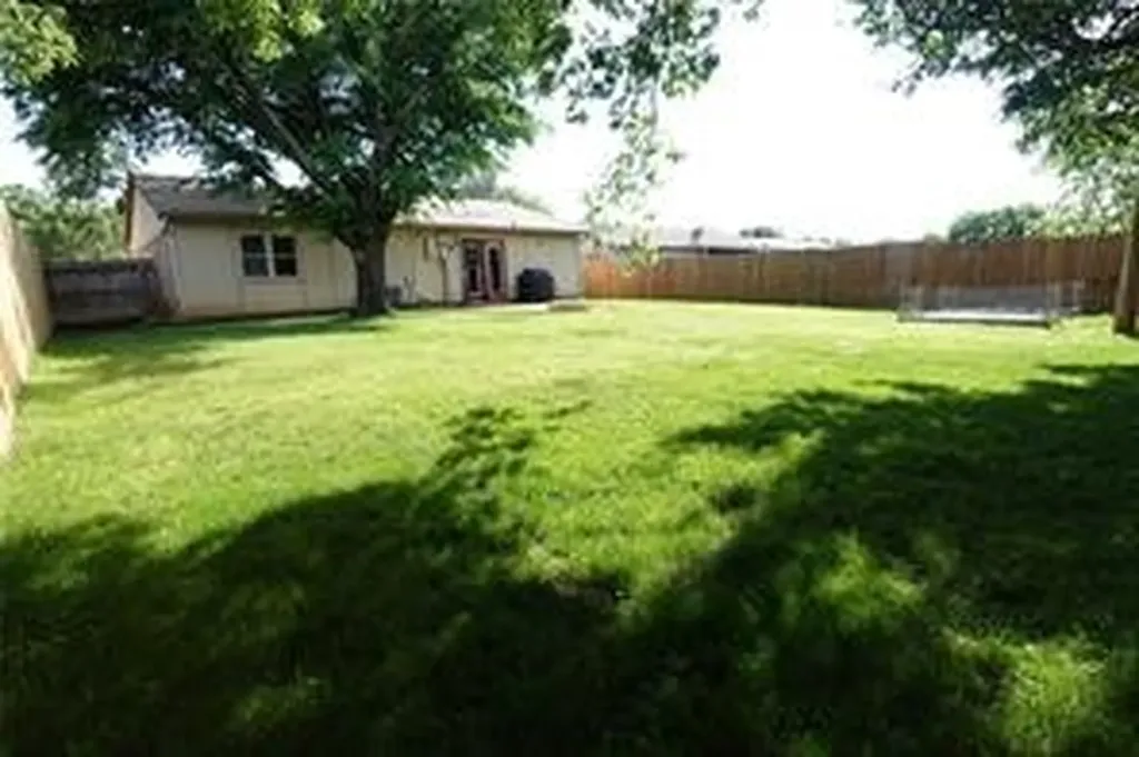 7021 Greenview Circle N Fort Worth TX 76120