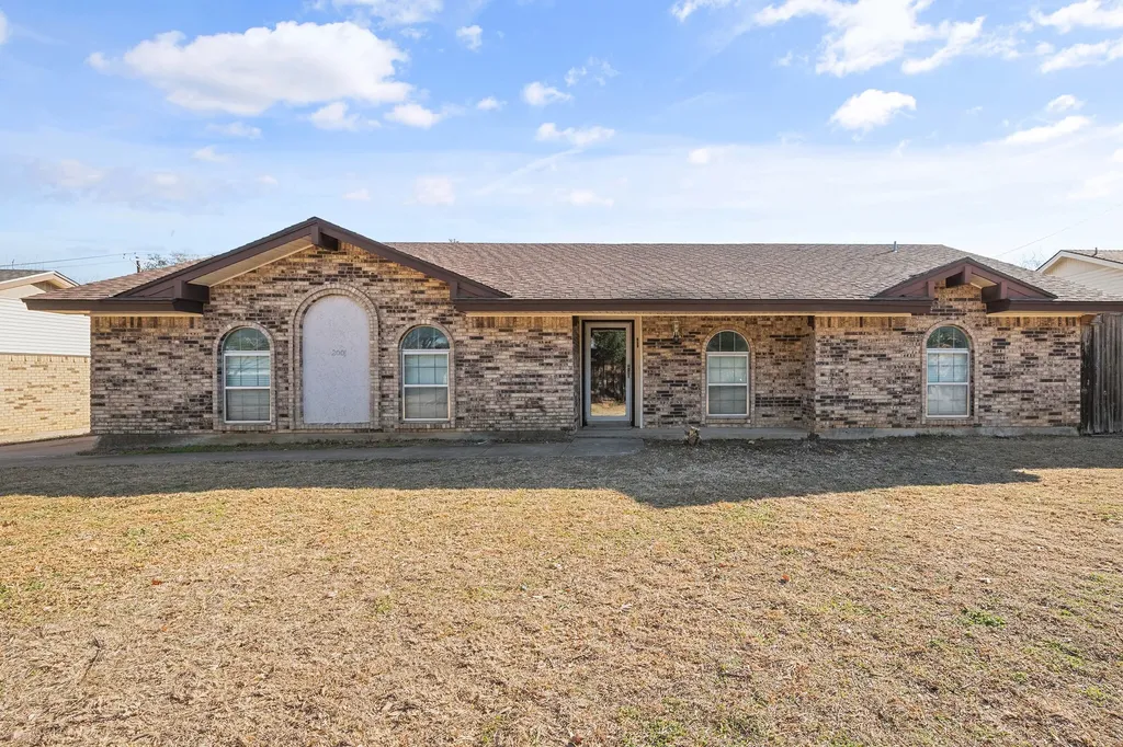 2001 San Jacinto Drive Arlington TX 76012