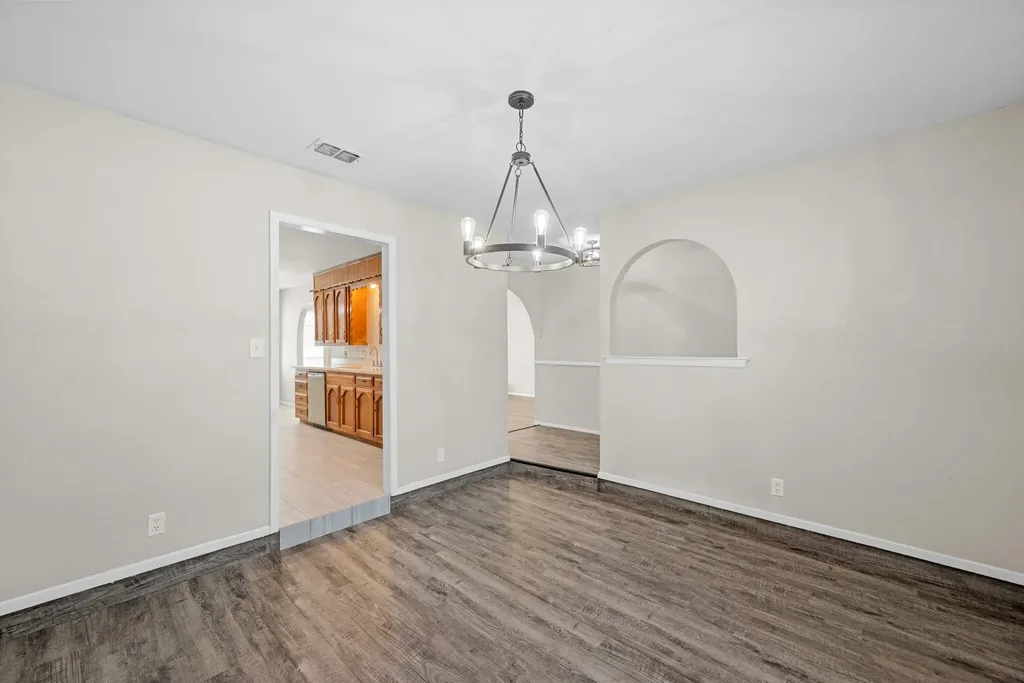 2001 San Jacinto Drive Arlington TX 76012