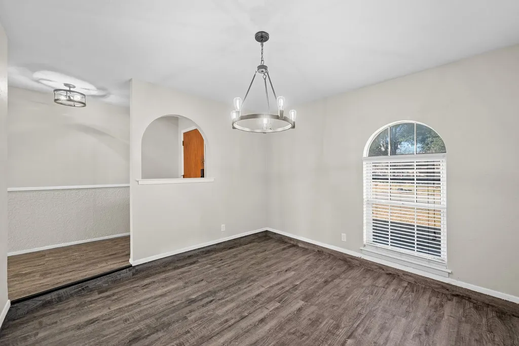 2001 San Jacinto Drive Arlington TX 76012