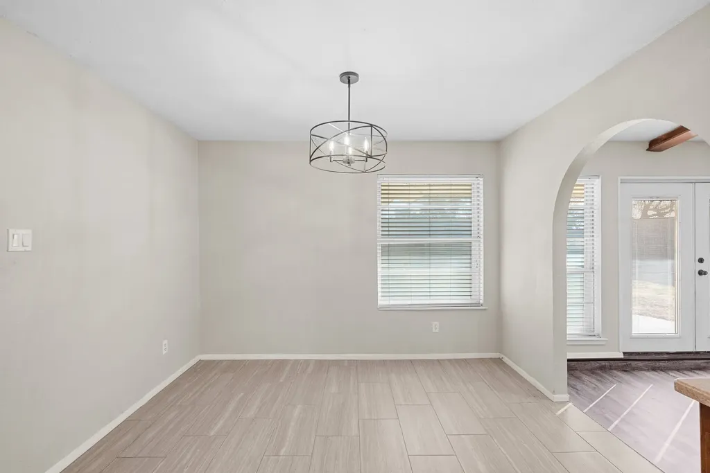 2001 San Jacinto Drive Arlington TX 76012