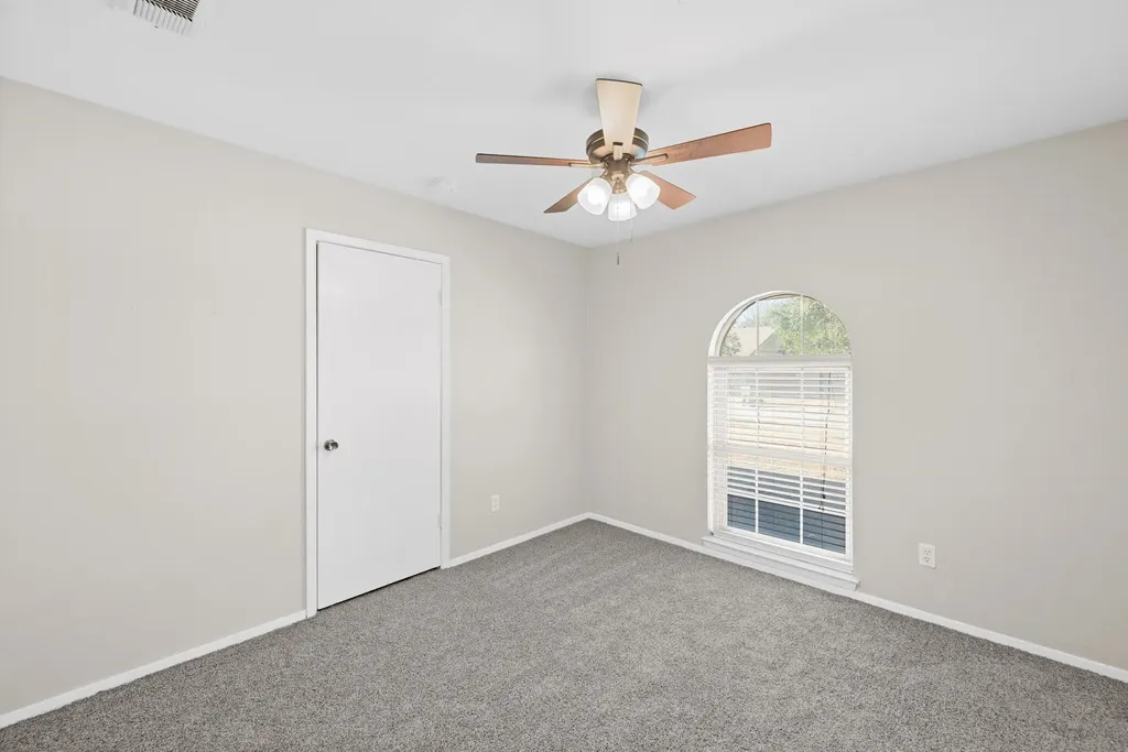 2001 San Jacinto Drive Arlington TX 76012