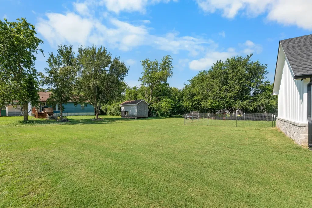 304 E Adams Street Riesel TX 76682