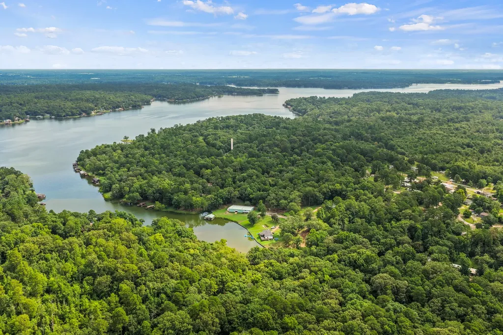 133 Sandy Lake Scroggins TX 75480