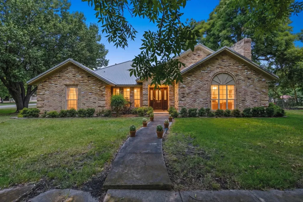 301 Paris Street Pecan Gap TX 75469